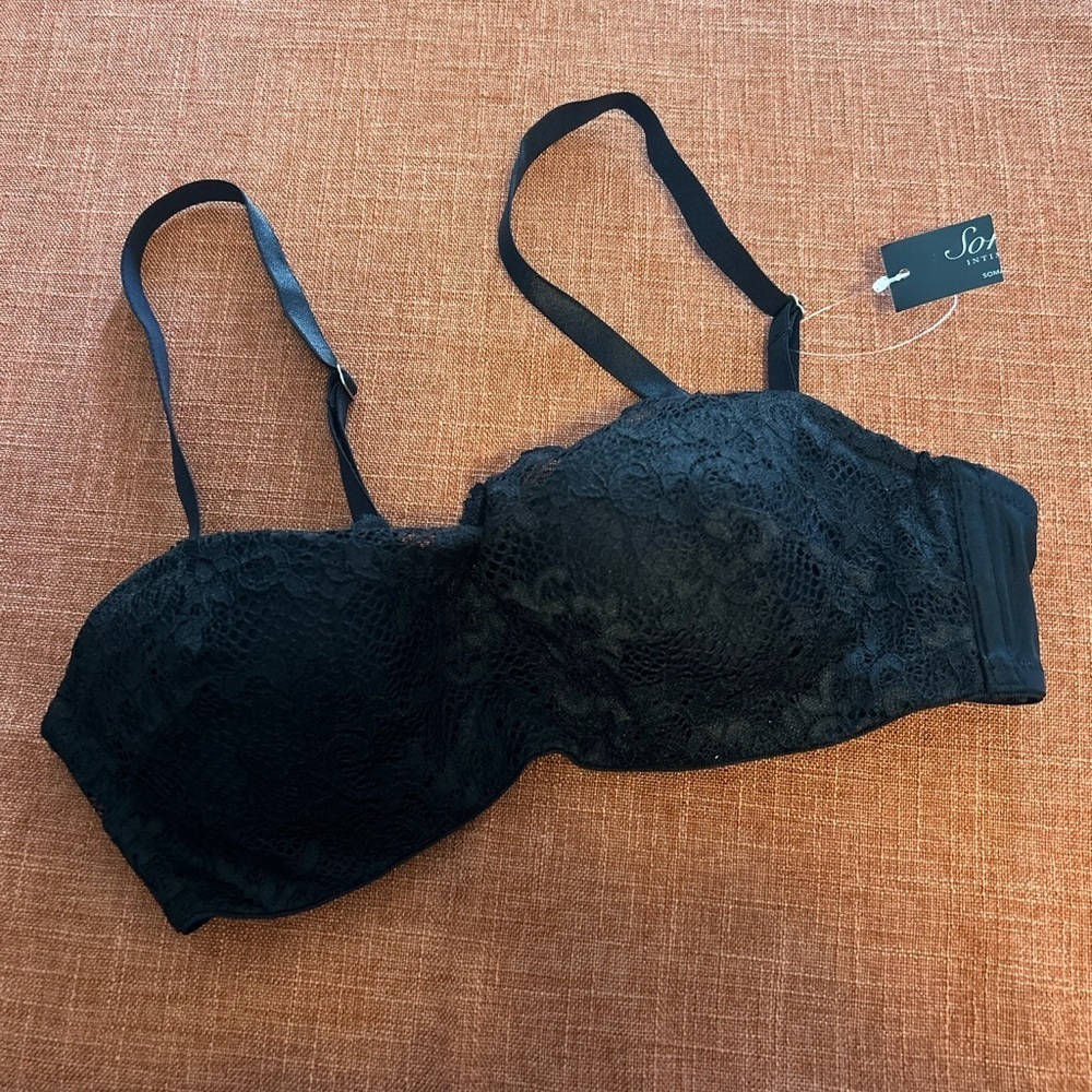 Lace Bralette in Black - Picture 5 of 7
